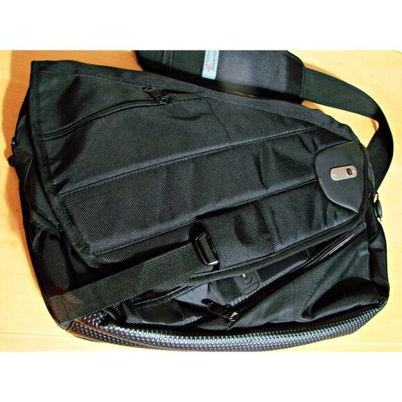 FUL Messenger Powerbag Bag Built In Power Charger - Picture 3 of 12